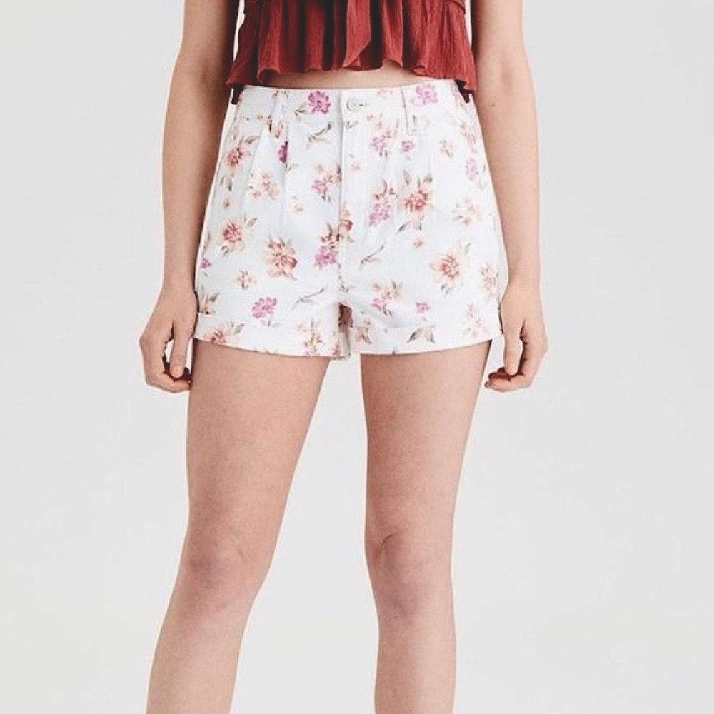 NWT American Eagle Floral High Rise Pleated Jean Mom Shorts